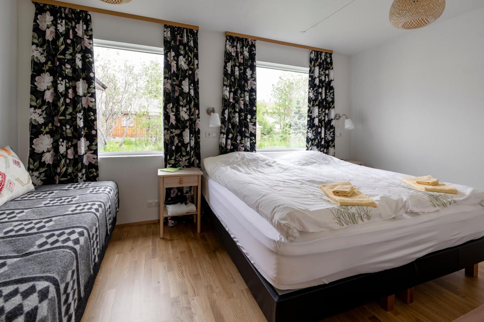 Tunfifill Guesthouse - Free Hot Tub And Sauna, Cozy And Quiet 크밤스타웅기 외부 사진